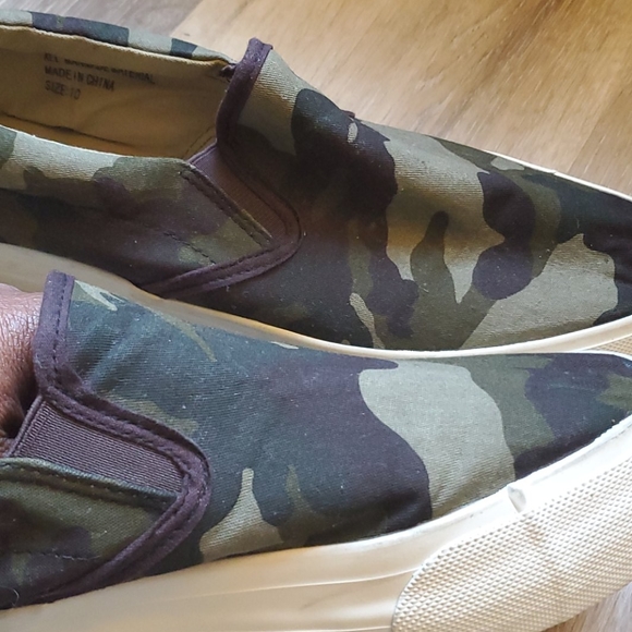 Shoes - Picture 3 of 3